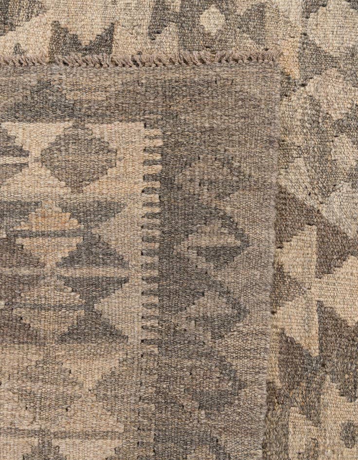 Detail image of 6' 8 x 9' 6  Hand Woven Kilim Maymana Wool Rug