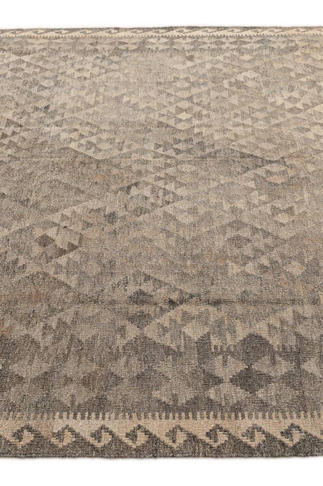 Detail image of 6' 9 x 9' 8 Hand Woven Kilim Maymana Wool Rug