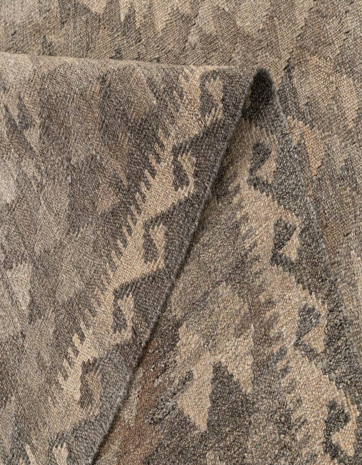 Detail image of 6' 9 x 9' 8  Hand Woven Kilim Maymana Wool Rug