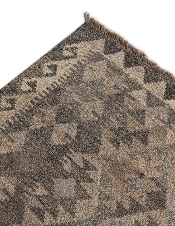 Detail image of 6' 9 x 9' 8  Hand Woven Kilim Maymana Wool Rug