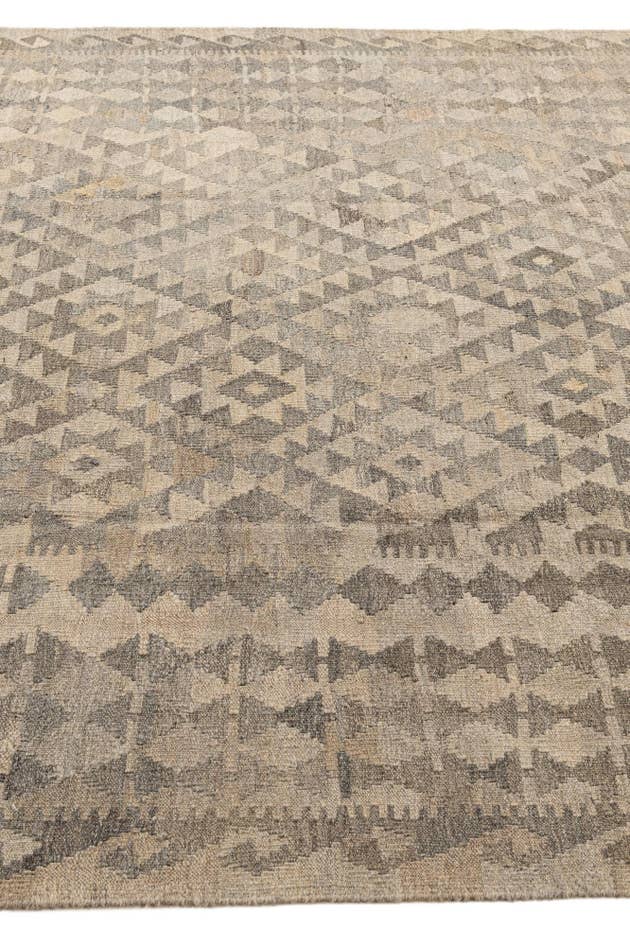 Detail image of 6' 9 x 9' 9 Hand Woven Kilim Maymana Wool Rug