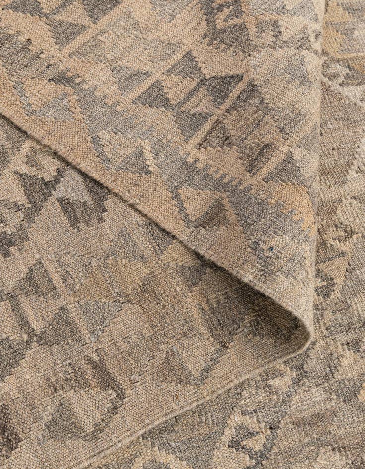 Detail image of 6' 9 x 9' 8  Hand Woven Kilim Maymana Wool Rug