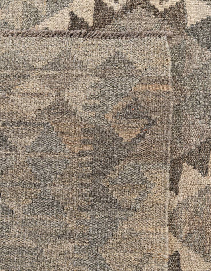 Detail image of 6' 8 x 9' 11  Hand Woven Kilim Maymana Wool Rug