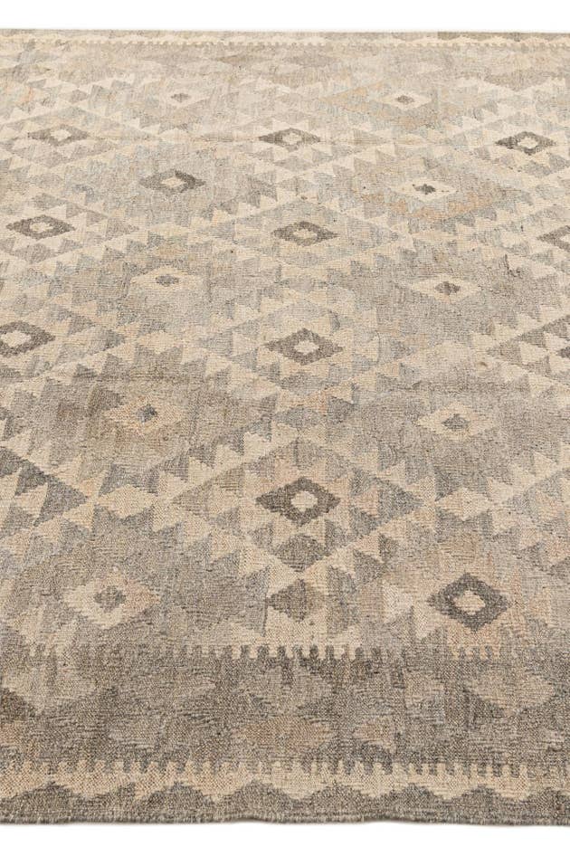 Detail image of 6' 10 x 9' 10 Hand Woven Kilim Maymana Wool Rug