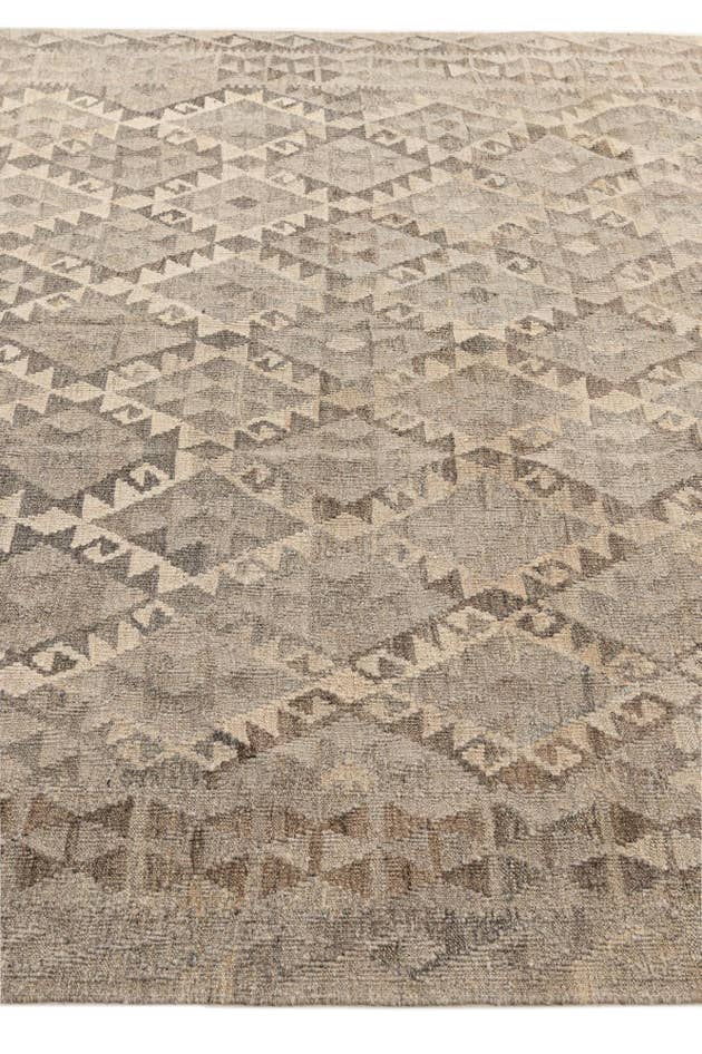 Detail image of 6' 10 x 9' 9 Hand Woven Kilim Maymana Wool Rug