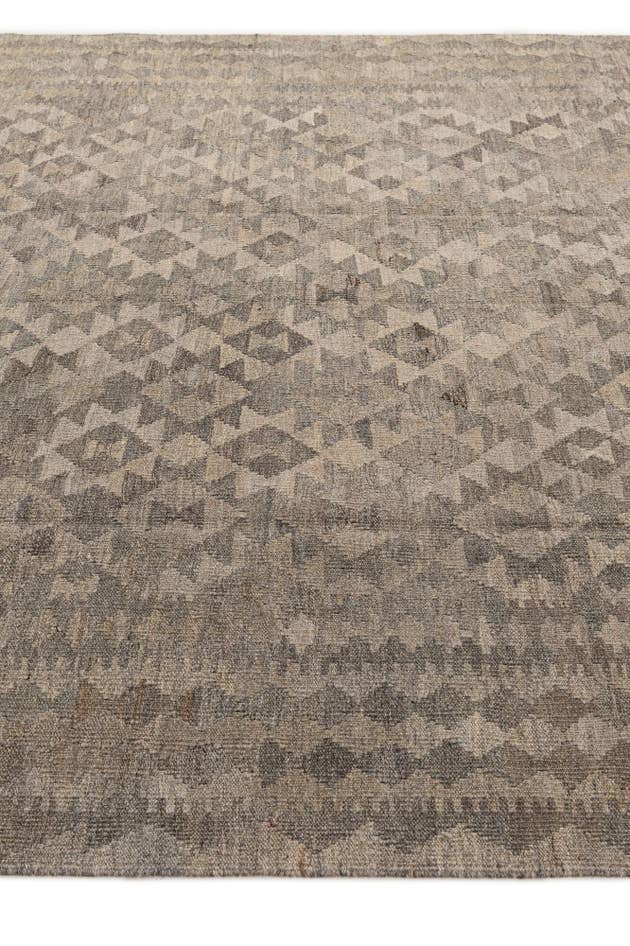 Detail image of 6' 9 x 10' Hand Woven Kilim Maymana Wool Rug