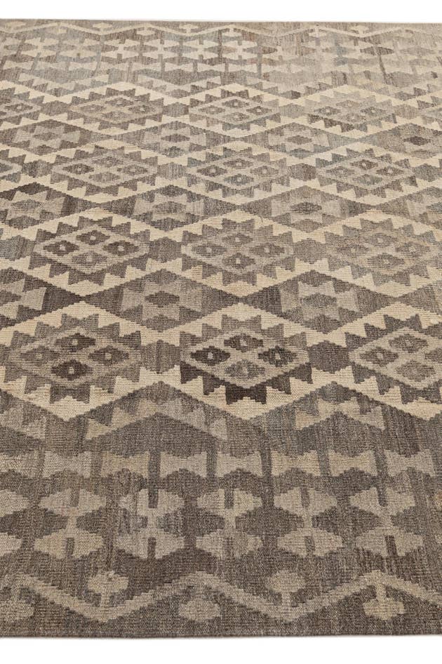 Detail image of 6' 8 x 10' Hand Woven Kilim Maymana Wool Rug