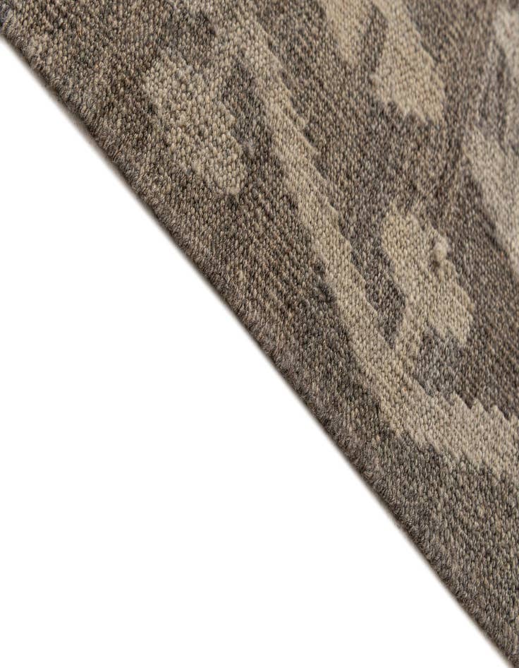 Detail image of 6' 8 x 10'  Hand Woven Kilim Maymana Wool Rug