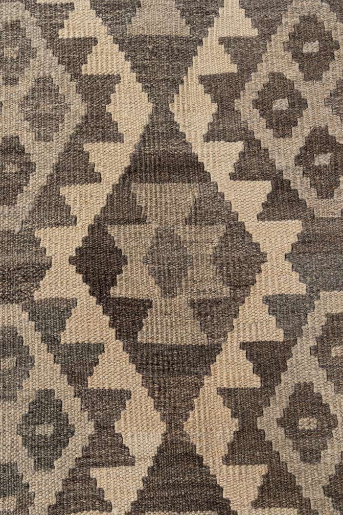 6' 8 x 10' Hand Woven Kilim Maymana Wool Rug