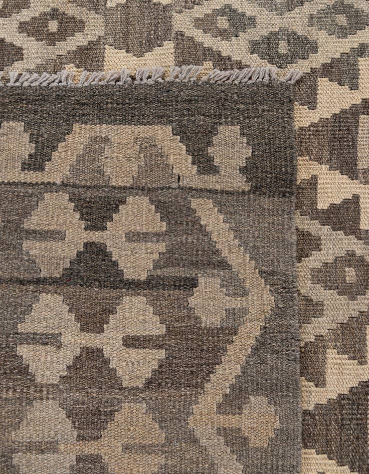 Detail image of 6' 8 x 10'  Hand Woven Kilim Maymana Wool Rug