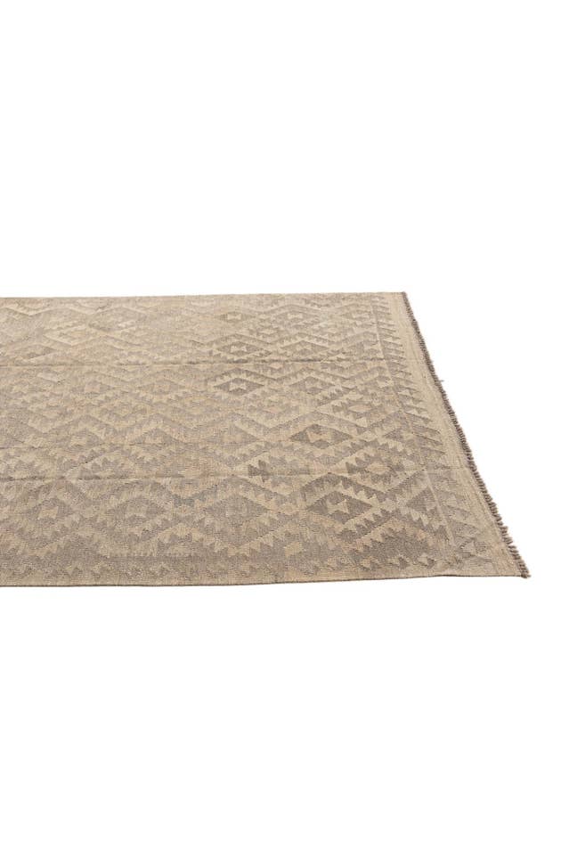 Detail image of 6' 6 x 9' 9 Hand Woven Kilim Maymana Wool Rug