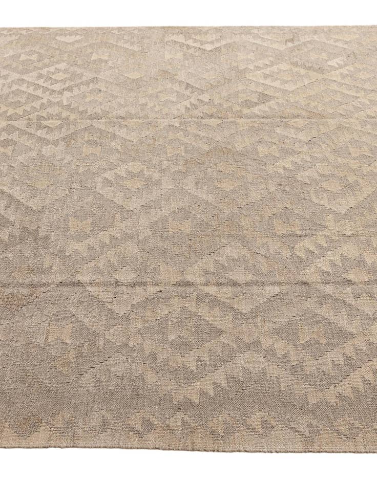 Detail image of 6' 6 x 9' 9 Hand Woven Kilim Maymana Wool Rug