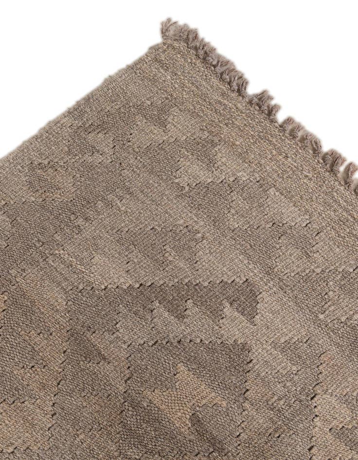 Detail image of 6' 6 x 9' 9  Hand Woven Kilim Maymana Wool Rug