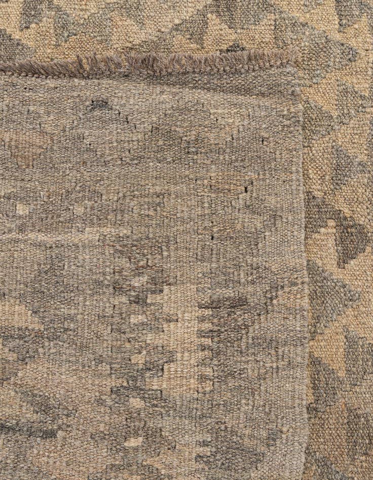 Detail image of 6' 6 x 9' 11  Hand Woven Kilim Maymana Wool Rug