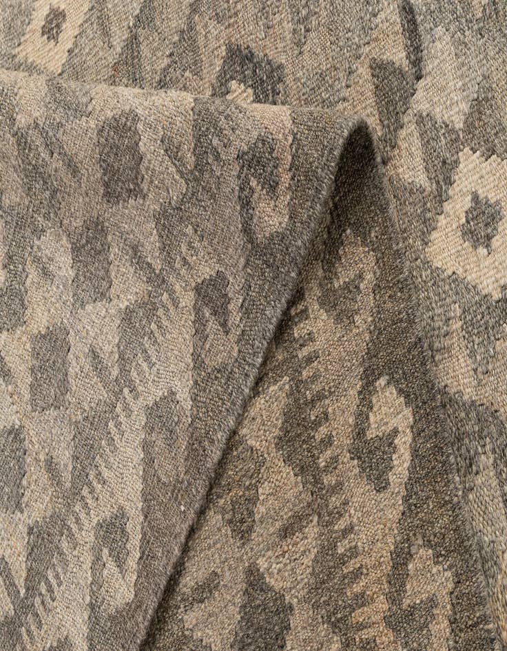 Detail image of 7' x 9' 9  Hand Woven Kilim Maymana Wool Rug