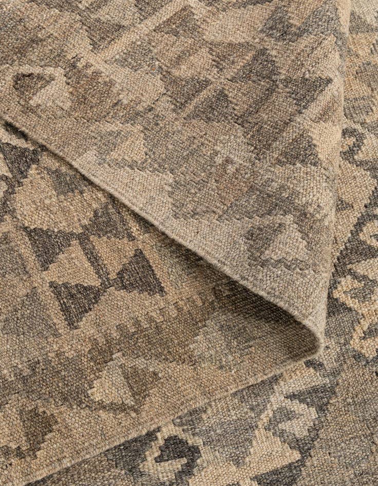 Detail image of 6' 8 x 9' 8  Hand Woven Kilim Maymana Wool Rug