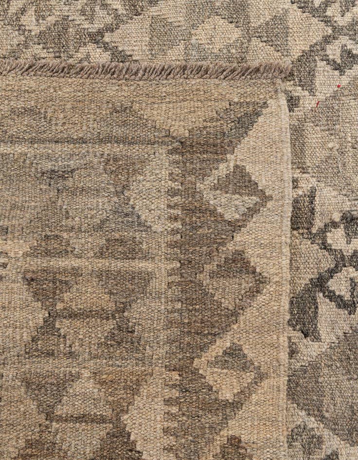 Detail image of 6' 8 x 9' 8  Hand Woven Kilim Maymana Wool Rug