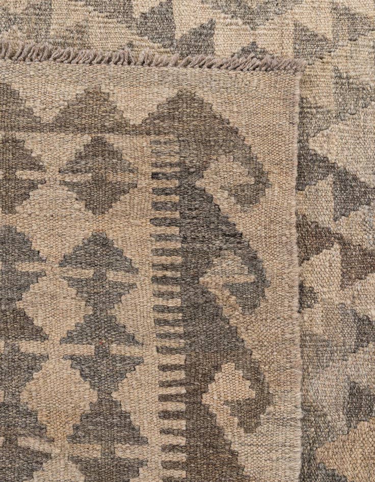 Detail image of 6' 8 x 9' 9  Hand Woven Kilim Maymana Wool Rug