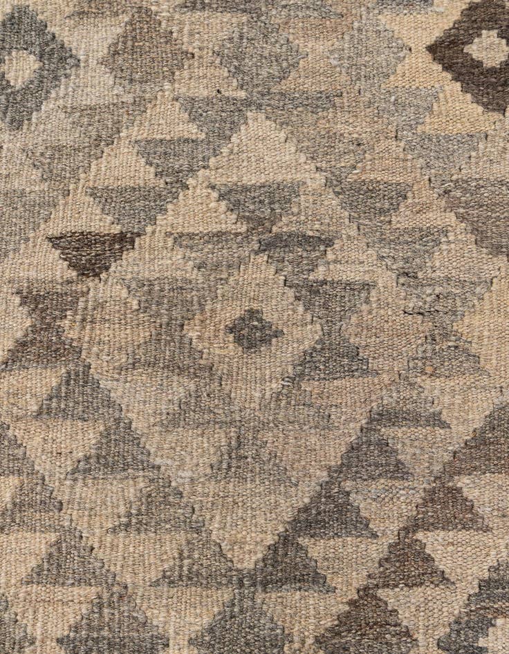 Detail image of 6' 8 x 9' 9  Hand Woven Kilim Maymana Wool Rug