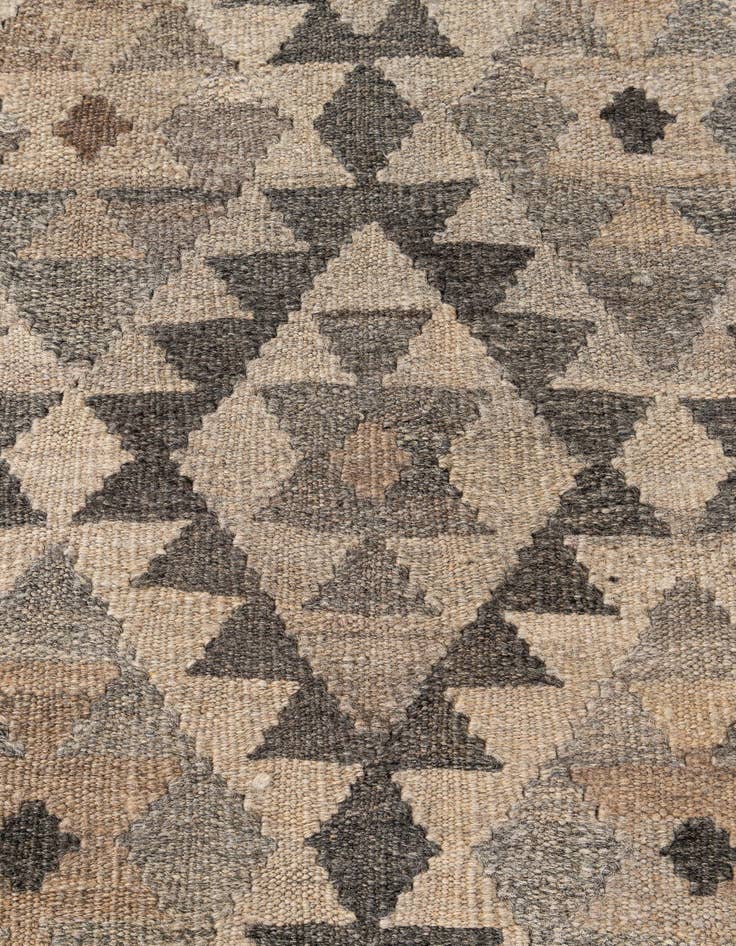 Detail image of 6' 8 x 9' 9  Hand Woven Kilim Maymana Wool Rug
