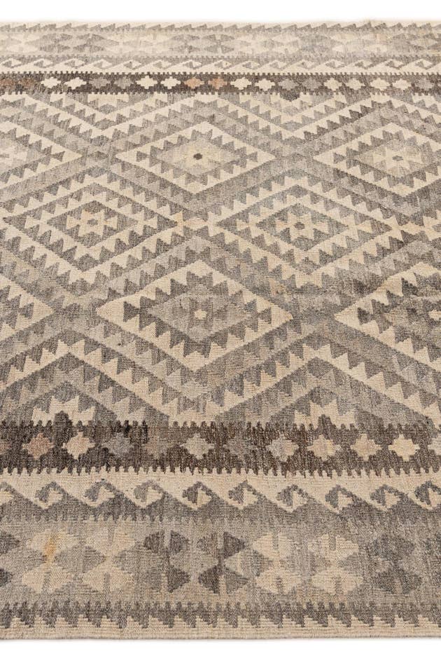 Detail image of 6' 9 x 9' 6 Hand Woven Kilim Maymana Wool Rug