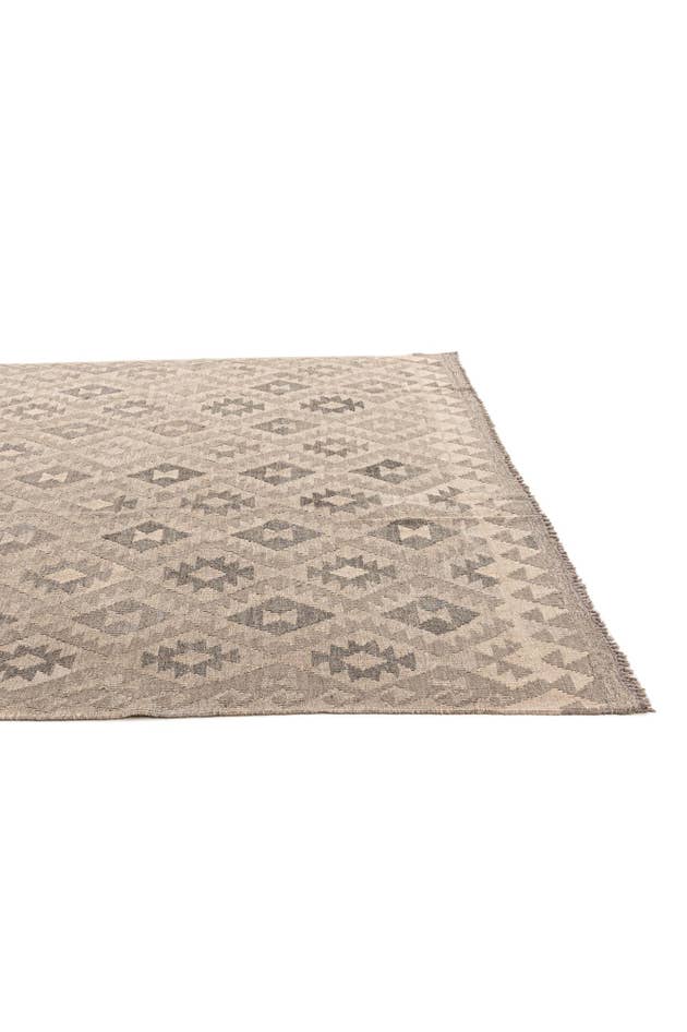 Detail image of 6' 8 x 9' 10 Hand Woven Kilim Maymana Wool Rug