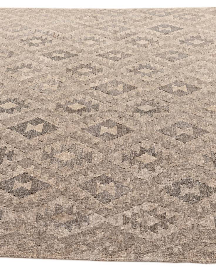 Detail image of 6' 8 x 9' 10  Hand Woven Kilim Maymana Wool Rug