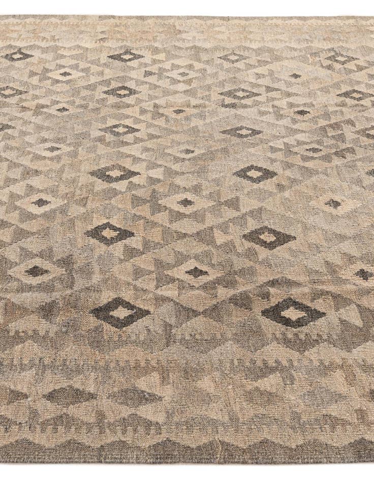 Detail image of 6' 8 x 9' 10  Hand Woven Kilim Maymana Wool Rug