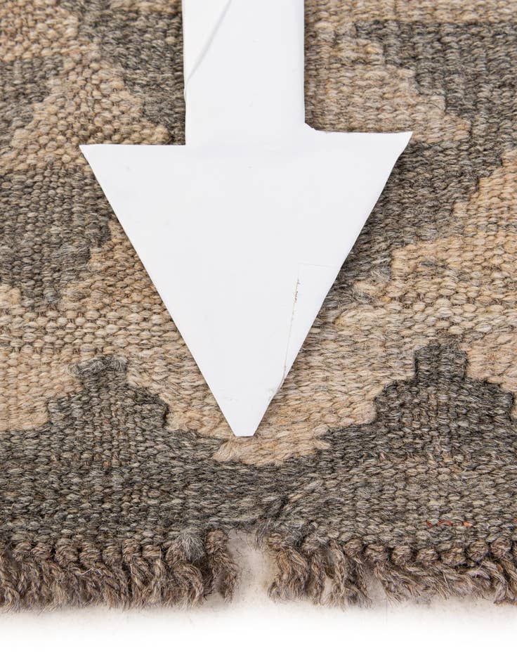 Detail image of 6' 8 x 9' 10  Hand Woven Kilim Maymana Wool Rug