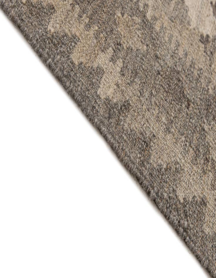 Detail image of 6' 7 x 9' 11  Hand Woven Kilim Maymana Wool Rug