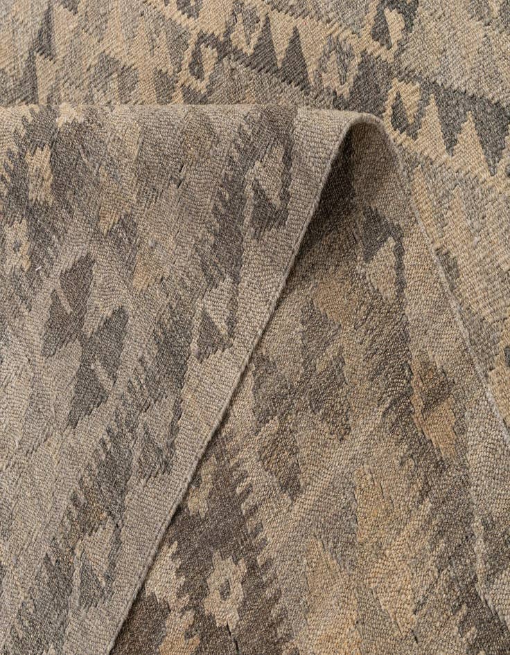 Detail image of 6' 8 x 9' 9  Hand Woven Kilim Maymana Wool Rug