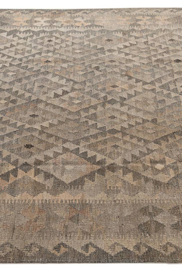 Detail image of 6' 9 x 9' 9 Hand Woven Kilim Maymana Wool Rug