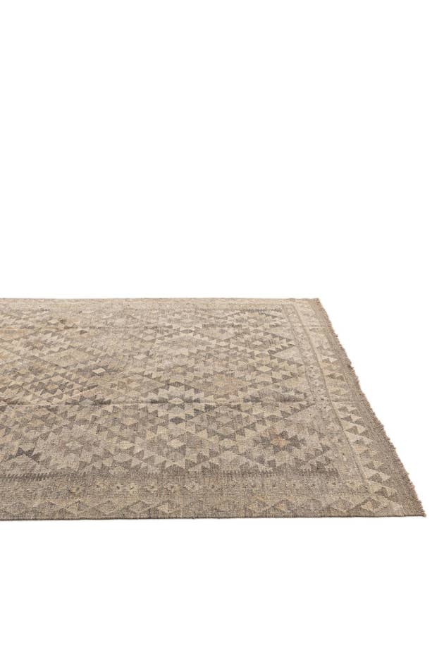 Detail image of 6' 6 x 9' 10 Hand Woven Kilim Maymana Wool Rug