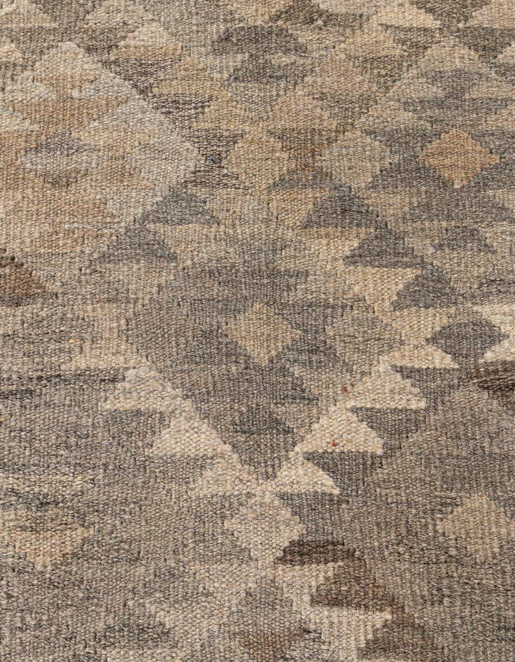 Detail image of 6' 6 x 9' 10  Hand Woven Kilim Maymana Wool Rug