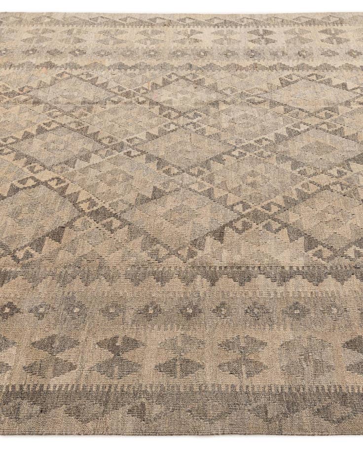 Detail image of 6' 6 x 9' 10 Hand Woven Kilim Maymana Wool Rug