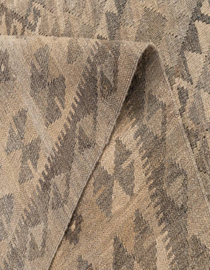 Detail image of 6' 6 x 9' 10  Hand Woven Kilim Maymana Wool Rug