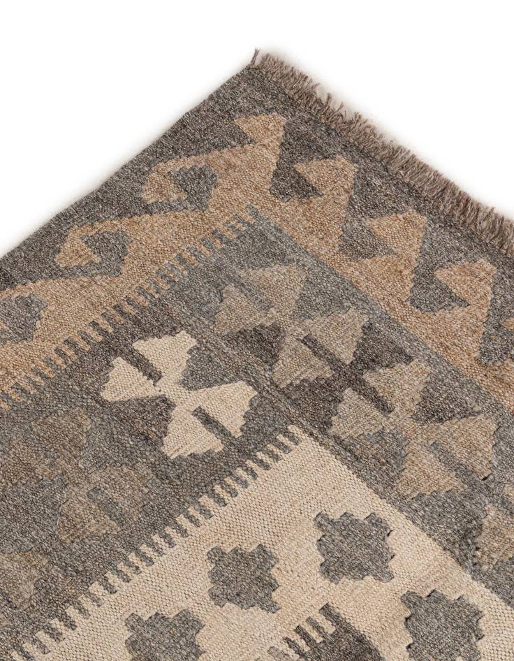 Detail image of 6' 7 x 9' 10  Hand Woven Kilim Maymana Wool Rug