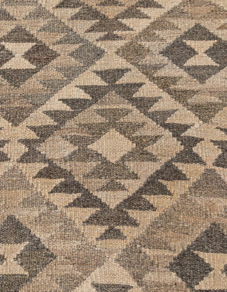 Detail image of 6' 9 x 9' 11  Hand Woven Kilim Maymana Wool Rug