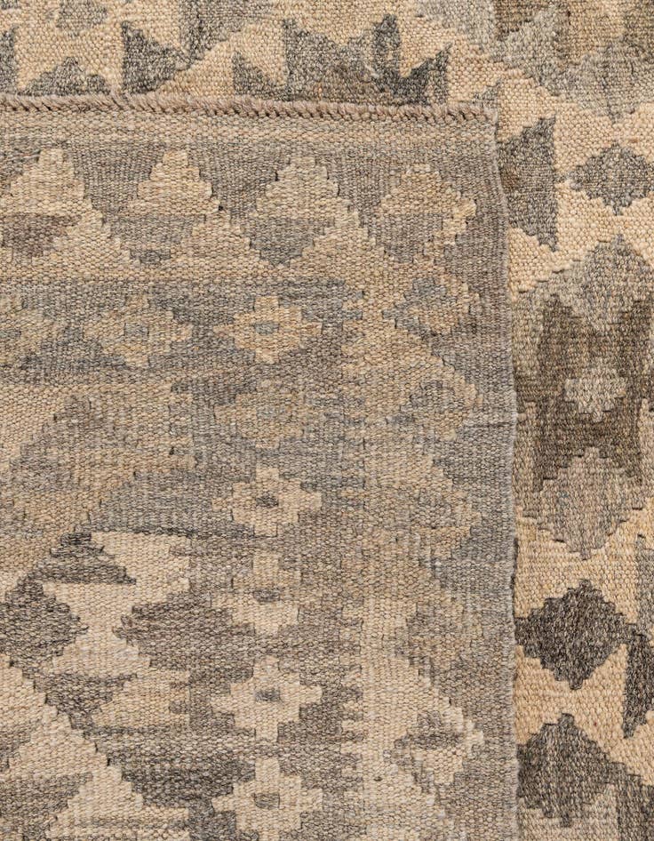 Detail image of 6' 6 x 9' 9  Hand Woven Kilim Maymana Wool Rug