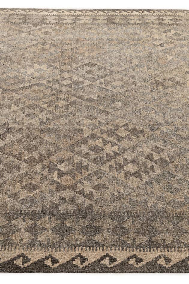 Detail image of 6' 7 x 9' 9 Hand Woven Kilim Maymana Wool Rug