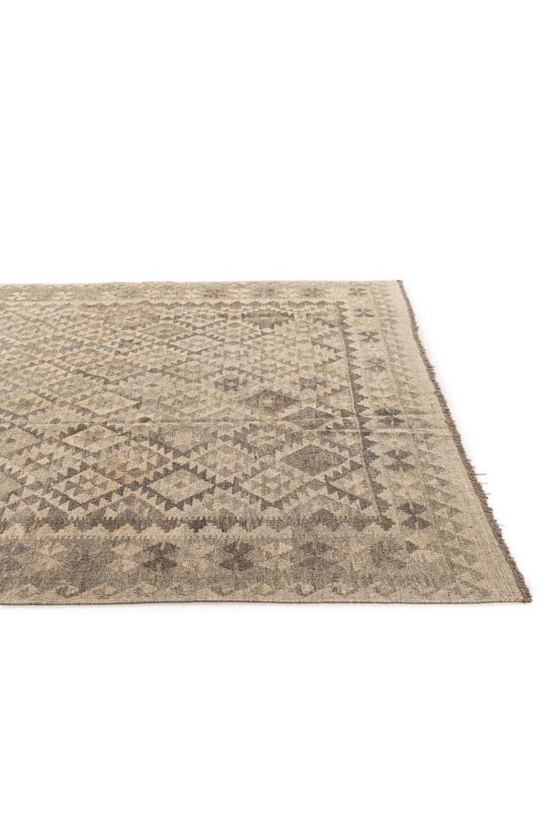 Detail image of 6' 7 x 9' 9 Hand Woven Kilim Maymana Wool Rug