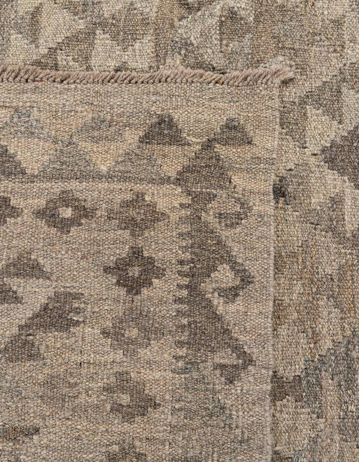 Detail image of 6' 6 x 9' 11  Hand Woven Kilim Maymana Wool Rug