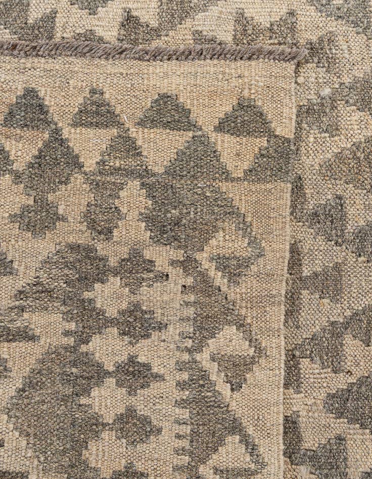 Detail image of 6' 9 x 10' 2  Hand Woven Kilim Maymana Wool Rug