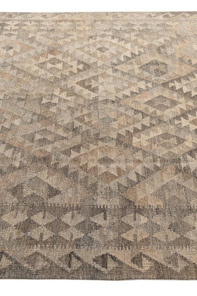 Detail image of 6' 7 x 10' 4 Hand Woven Kilim Maymana Wool Rug