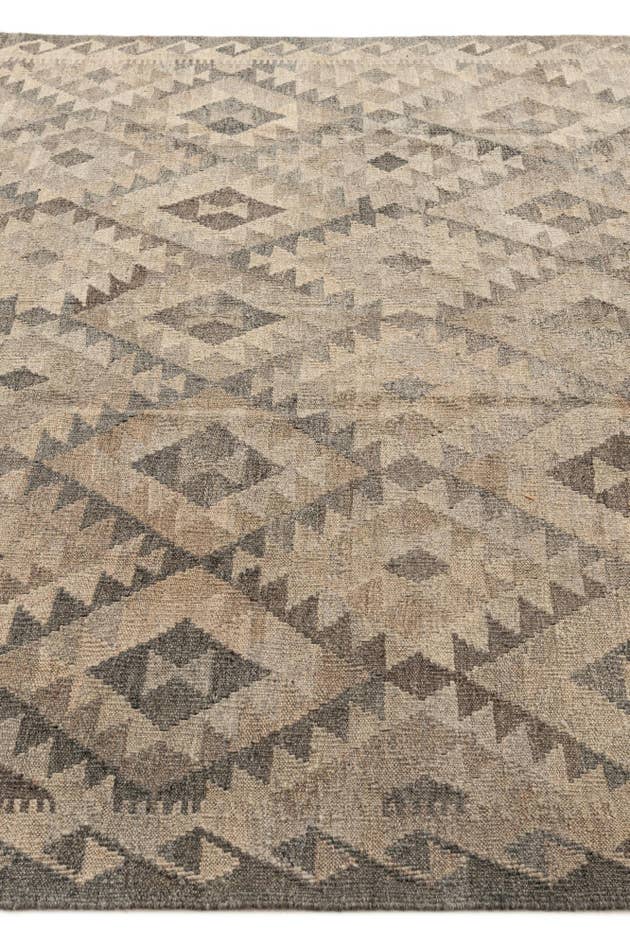 Detail image of 6' 8 x 10' 3 Hand Woven Kilim Maymana Wool Rug