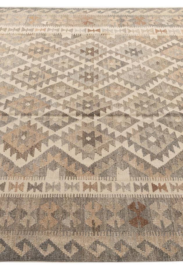 Detail image of 6' 6 x 10' 3 Hand Woven Kilim Maymana Wool Rug