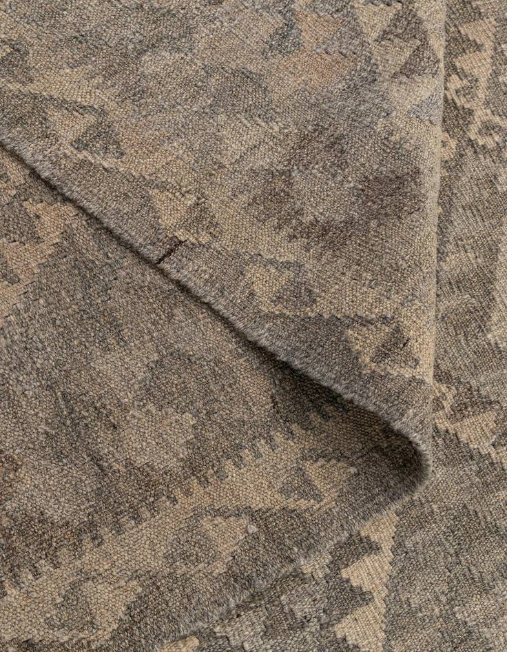 Detail image of 6' 6 x 10'  Hand Woven Kilim Maymana Wool Rug