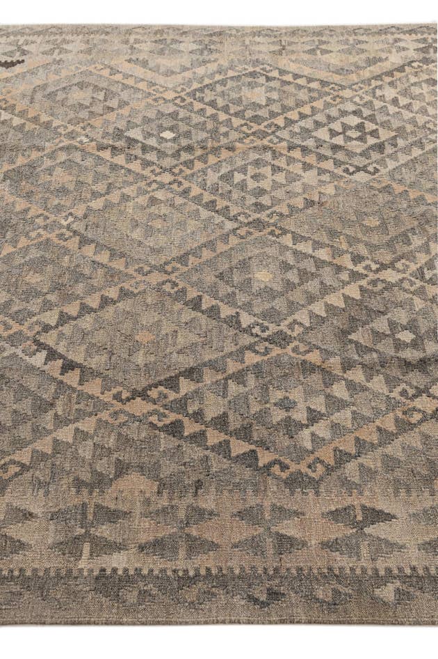 Detail image of 6' 10 x 10' 2 Hand Woven Kilim Maymana Wool Rug