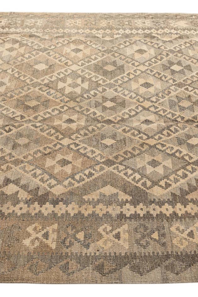 Detail image of 6' 9 x 9' 5 Hand Woven Kilim Maymana Wool Rug