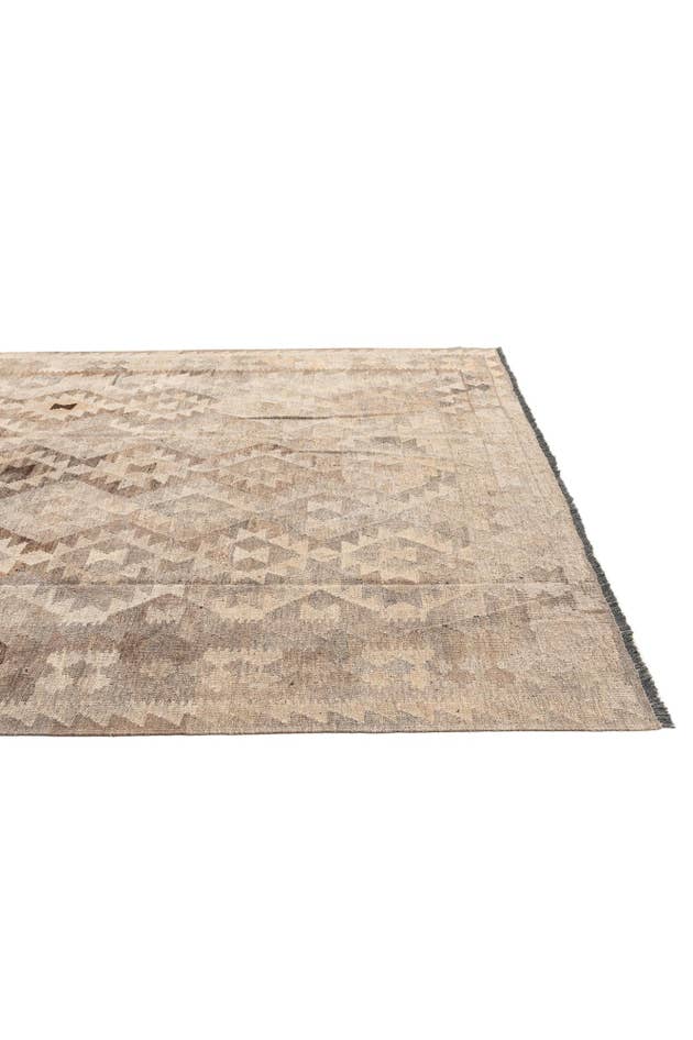 Detail image of 7' 4 x 9' 5 Hand Woven Kilim Maymana Wool Rug